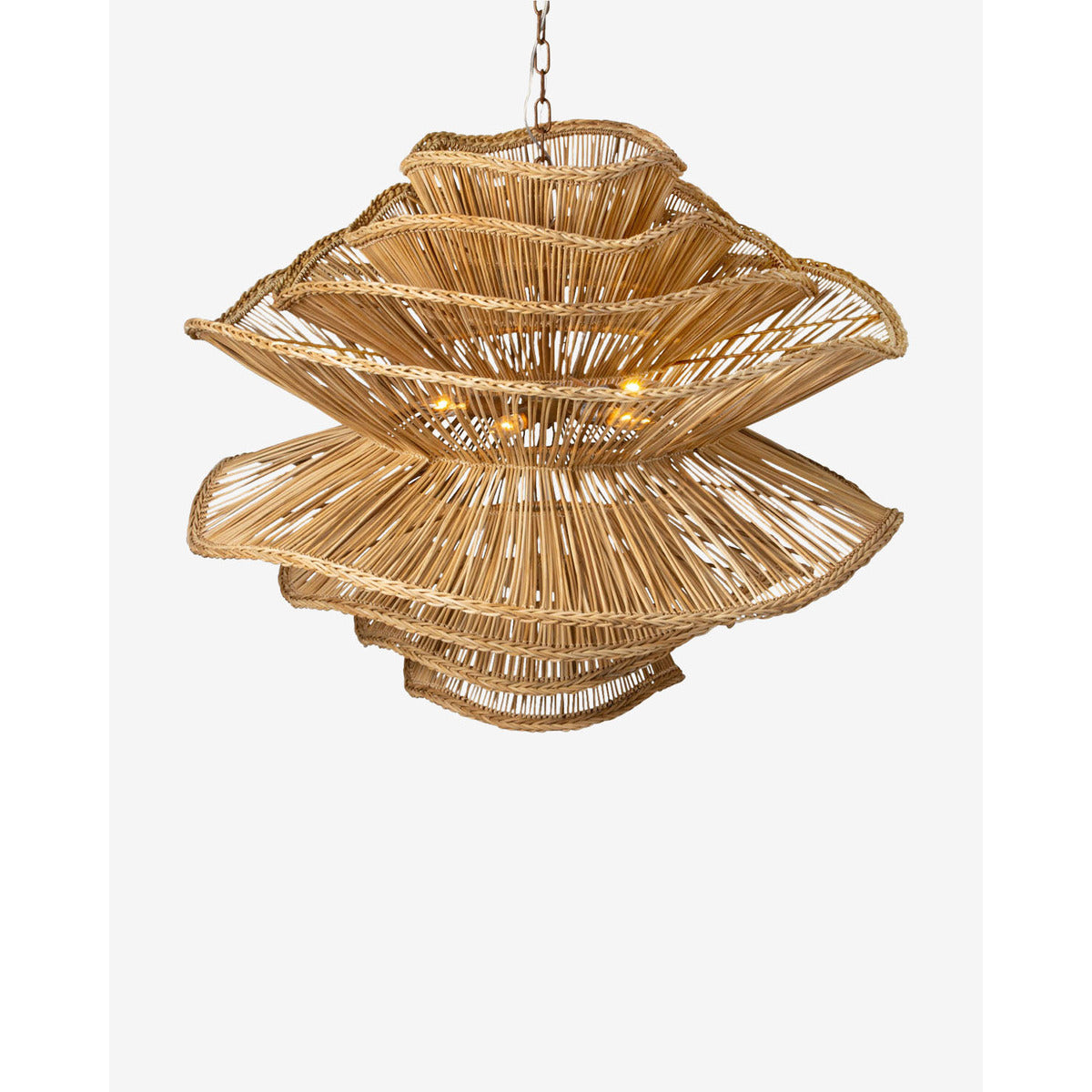 layered-rattan-chandelier-with-densely-braided-edges-03