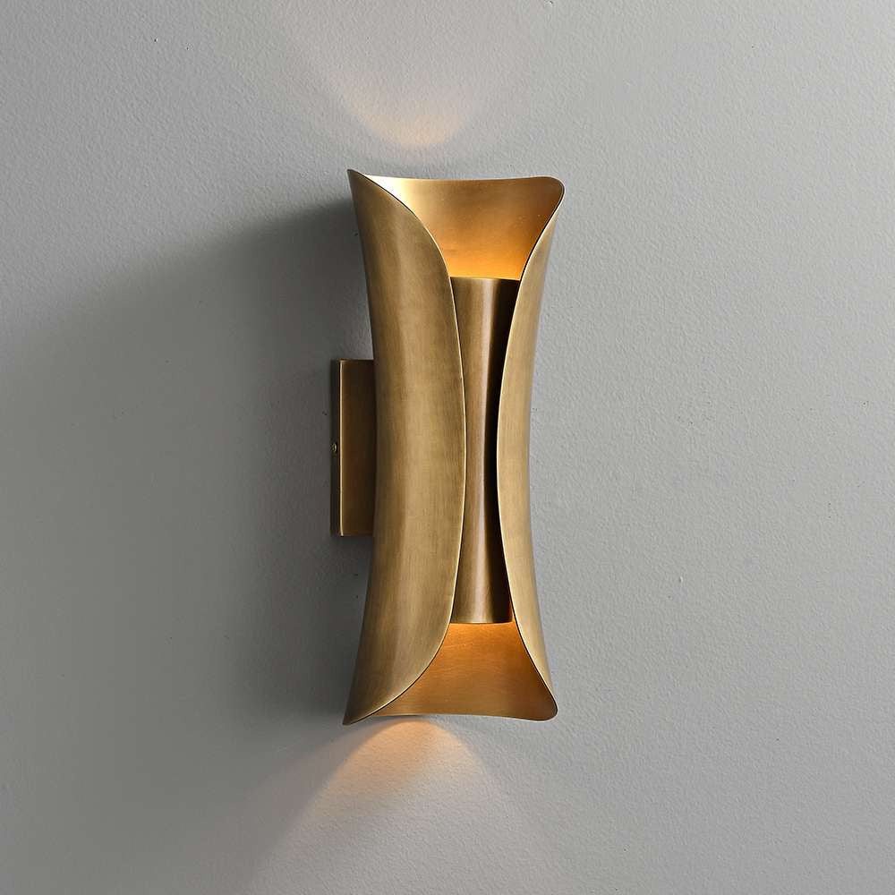brushed-bronze-wall-sconce-with-clean-linear-form-1
