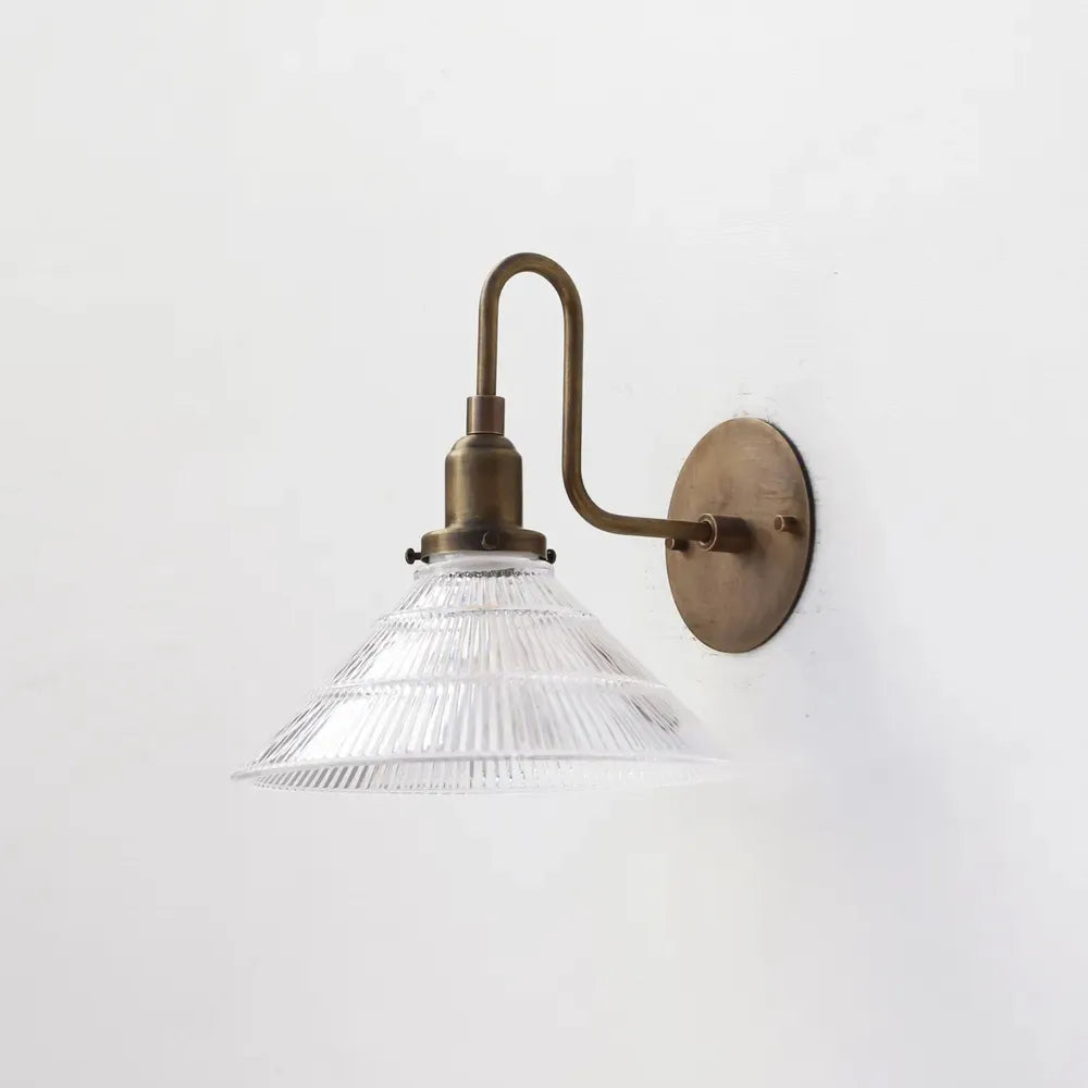 industrial-french-vintage-brass-wall-lamp-with-clear-pyramid-glass-shade-01