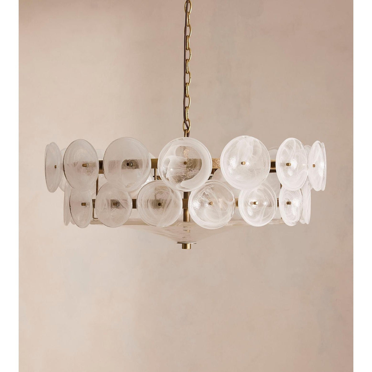 lorenzo-chandelier-milky-glass-04
