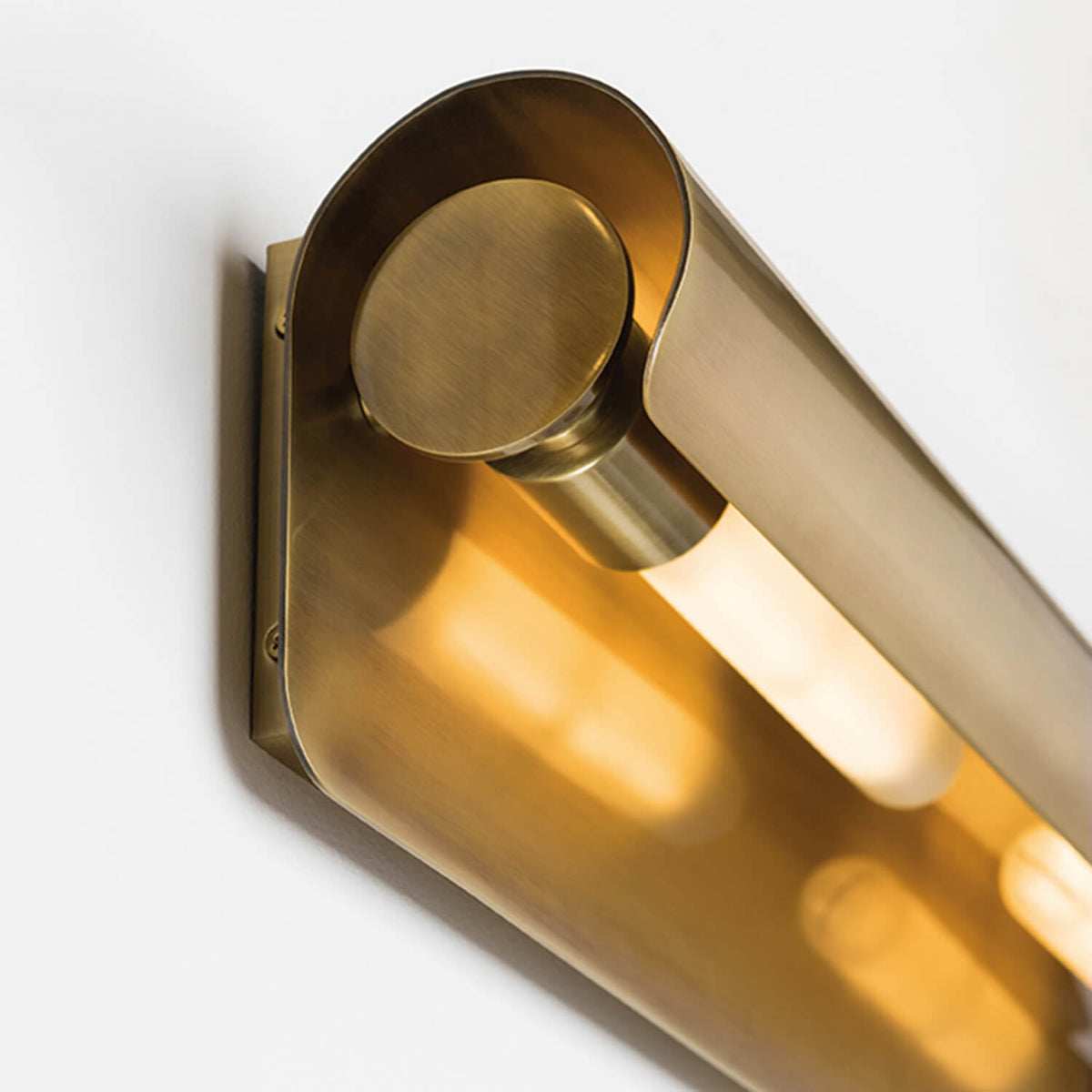 one-light-antique-brass-wall-sconce-with-glass-shade-11